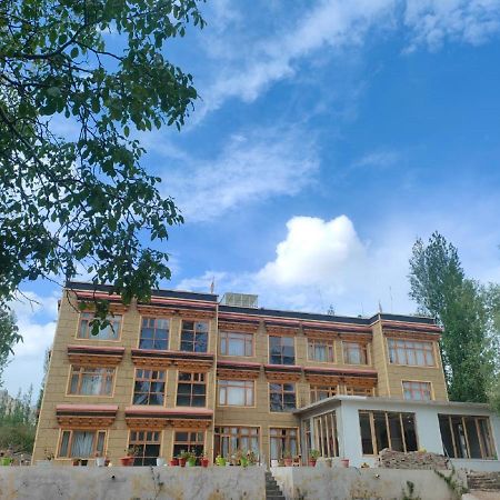 Hotel Alpine Ladakh レー エクステリア 写真