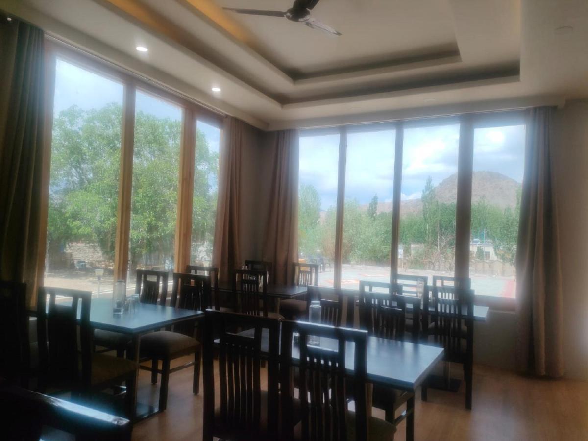 Hotel Alpine Ladakh レー エクステリア 写真