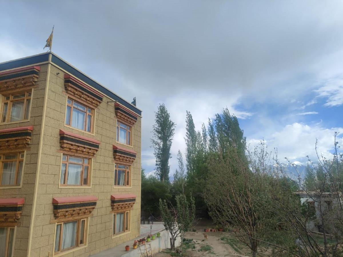 Hotel Alpine Ladakh レー エクステリア 写真